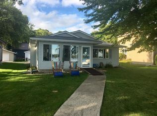 19 Bascom St, Arnolds Park, IA 51331