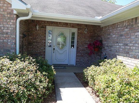 2nd image of 1602 Juniper Ln