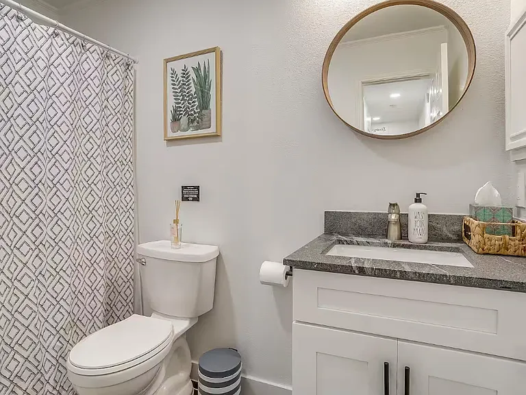 7851 Maiden Ln — Photo 16