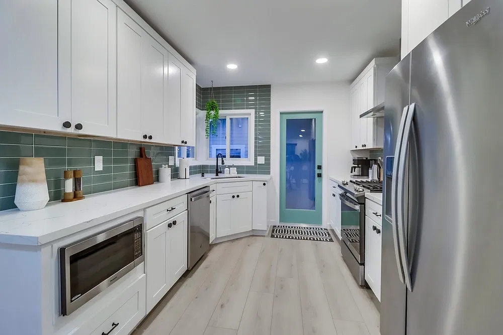 4584 3rd St — Photo 3