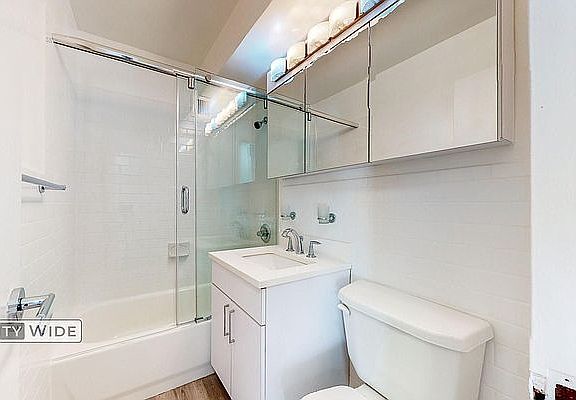5th image of 165 E 35th St APT 3H