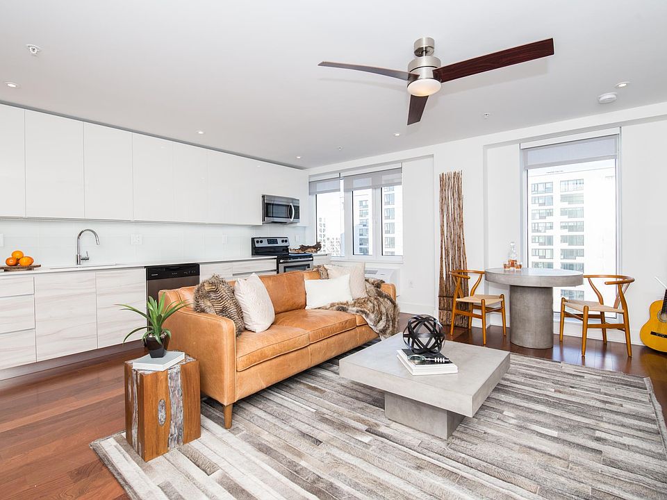 1 Bedroom Living Room