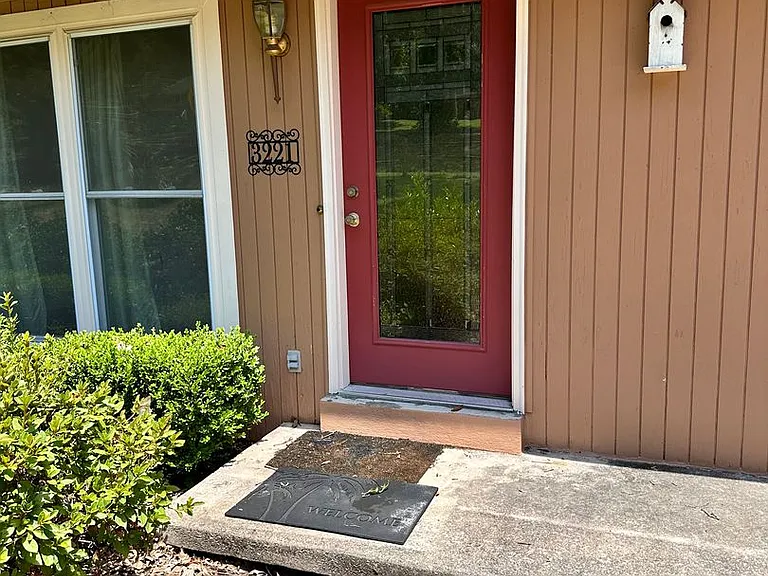 3221 Foxhall Rd — Photo 2