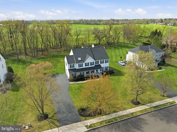 434 Silver Leaf Cir, Trappe, PA 19426