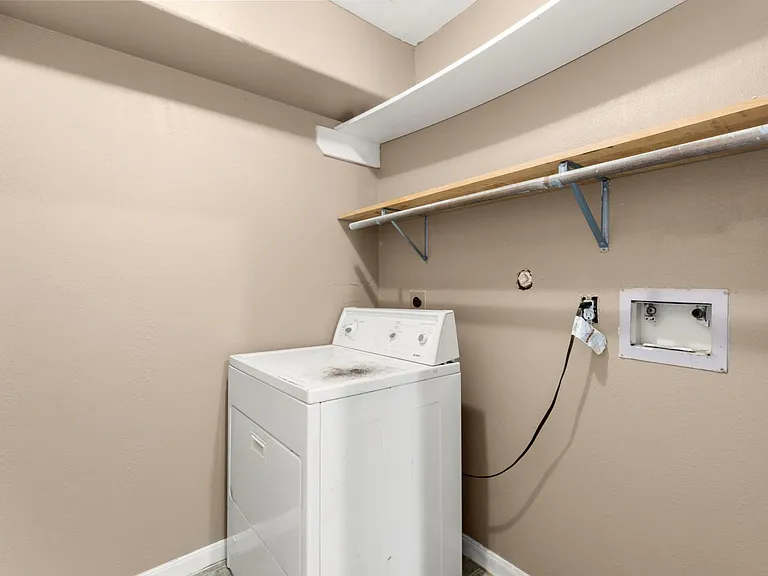 2444 Margaret St #A — Photo 24