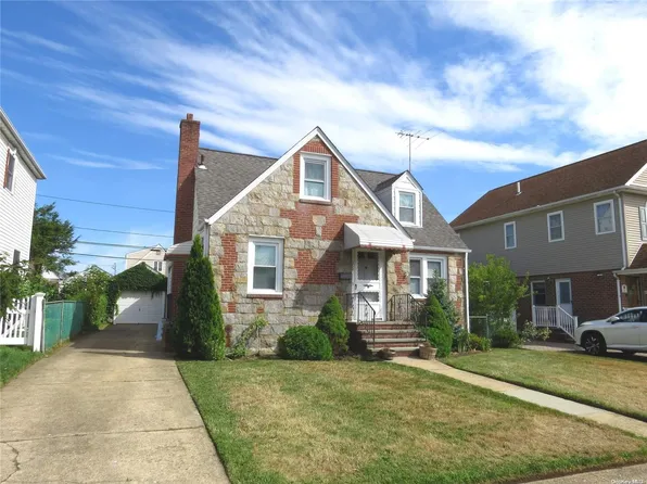 262 Brown Street, Mineola, NY 11501