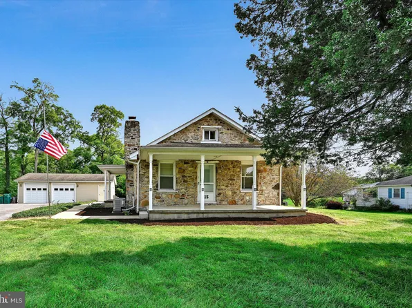 15 Fairfield St, Carlisle, PA 17013