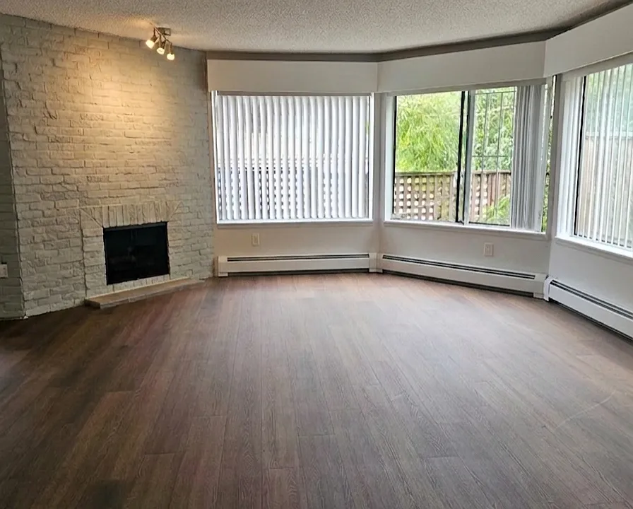 855 W 8th Ave #402
