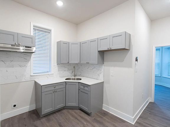 2nd image of 1404 N 21st St #312