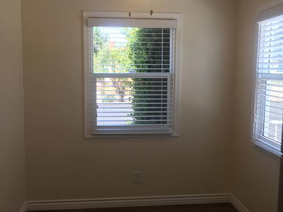 2nd image of 3461 Thorn St