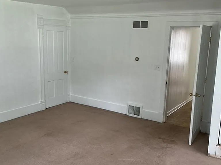1512 E Gardner Ln — Photo 5