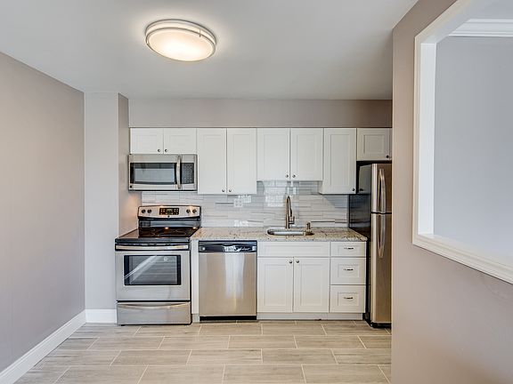 5th image of 408 Chestnut Pl