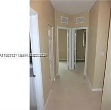 3926 SW 52nd Ave — Photo 4