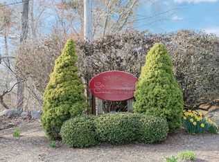 4 Country Club Ln #B, Milford, MA 01757