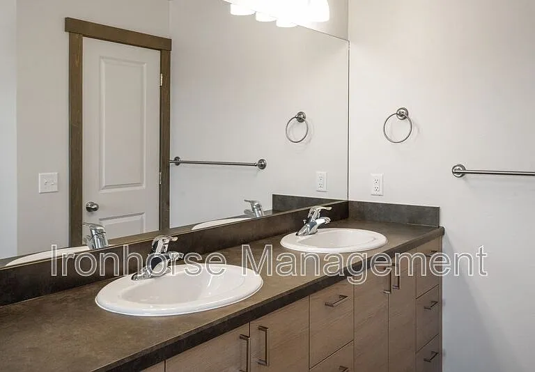 2954 W Babcock St #B — Photo 33