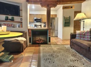 114C Las Cruces Rd, Taos, NM 87571