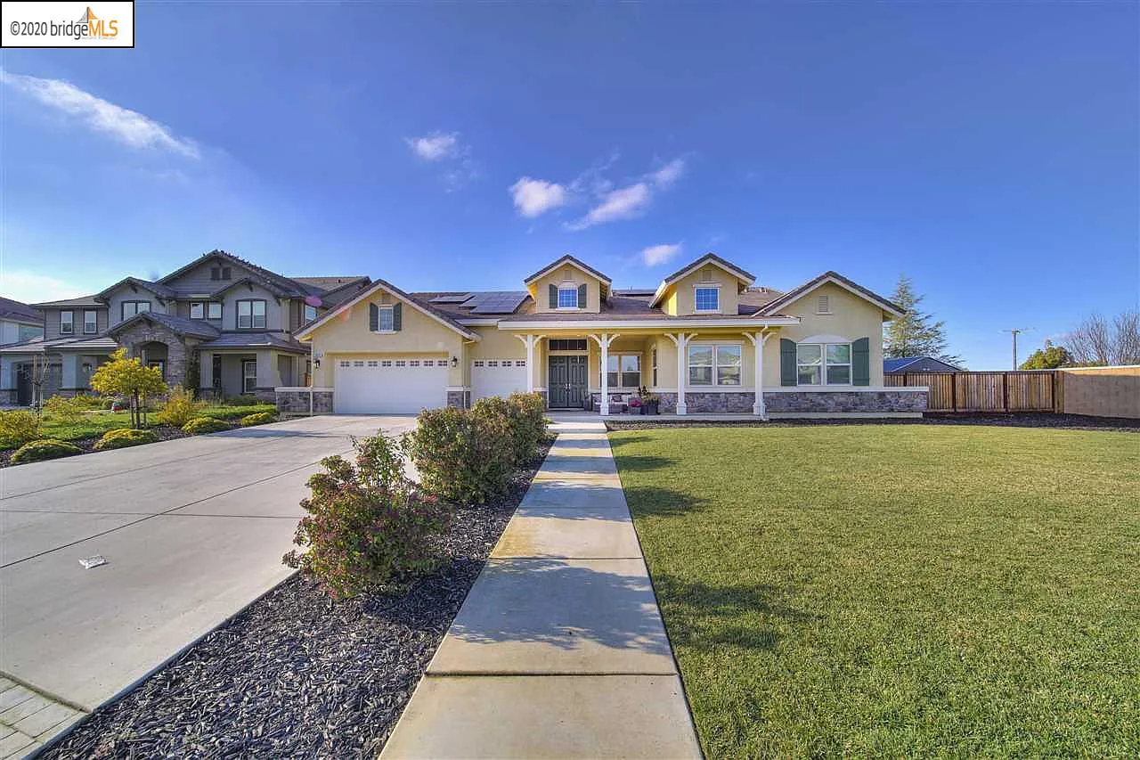 2473 Emerald Bay Dr photo 1