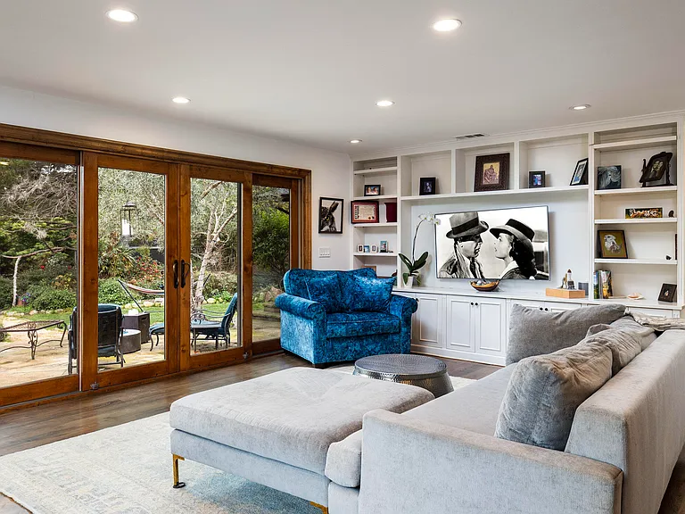 717 Cima Linda Ln — Photo 2