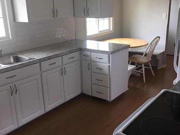 4th image of 409 W 32nd St