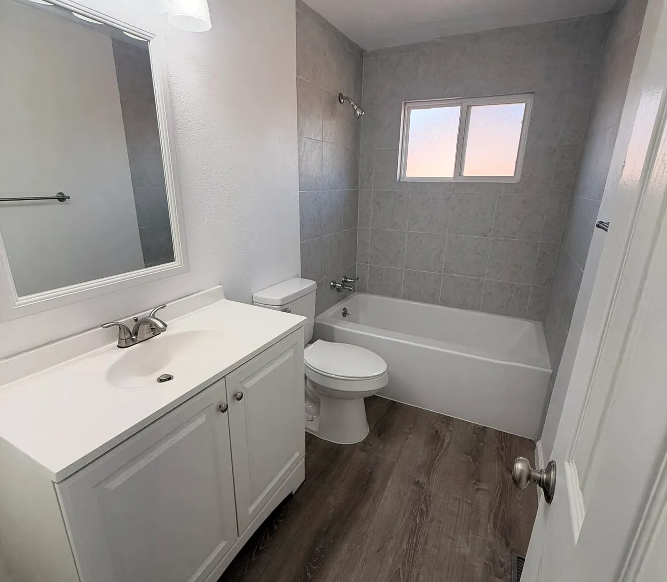 3 bed, 1404 sqft, $2,000 — Photo 4