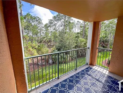 2 bed, 1042 sqft, $1,750 — Photo 4