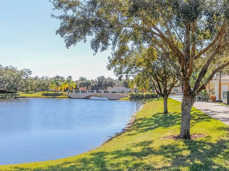 11830 Delfina Ln — Photo 35