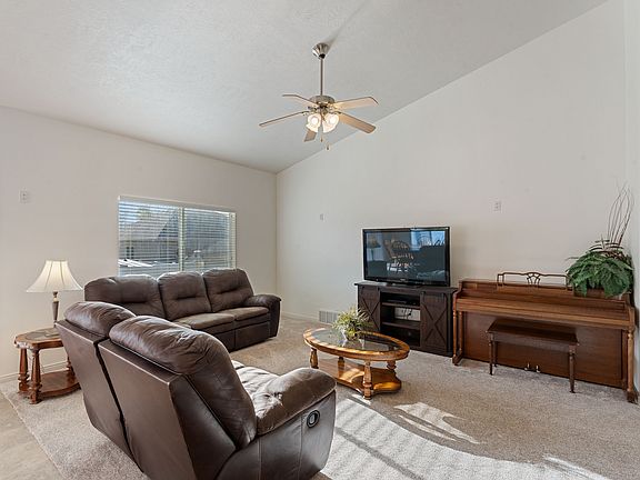 5th image of 5479 N Windsor Way