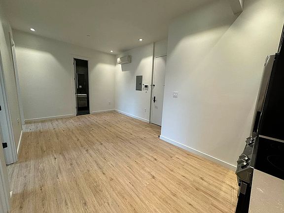 3rd image of 23 Eldert St #2B