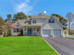 1 Shenandoah Blvd, Nesconset, NY 11767