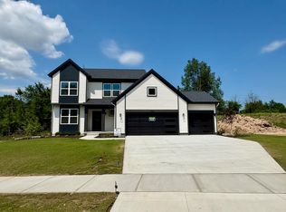 5899 Valley Point Dr SE, Caledonia, MI 49316