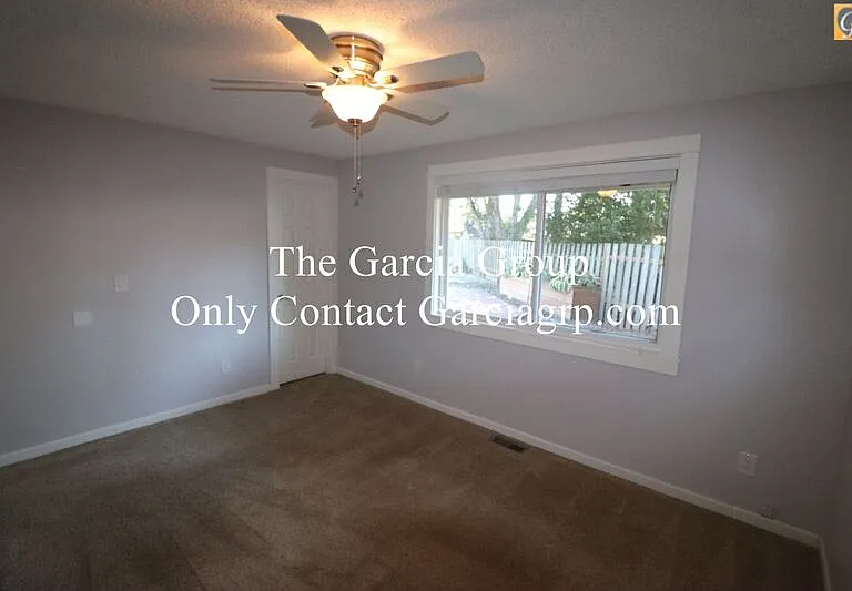 1102 NE Kathryn St — Photo 21