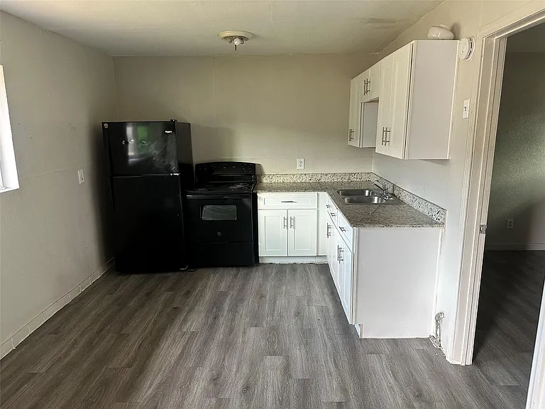 5409 Suez St #4 — Photo 6