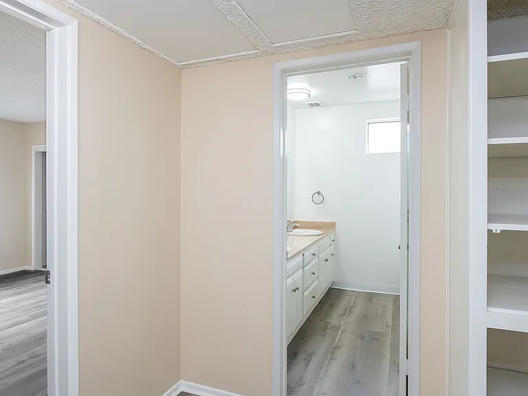1120 W Alhambra Rd — Photo 11