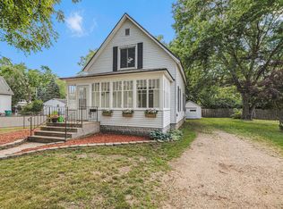 1403 S Main St, Three Rivers, MI 49093