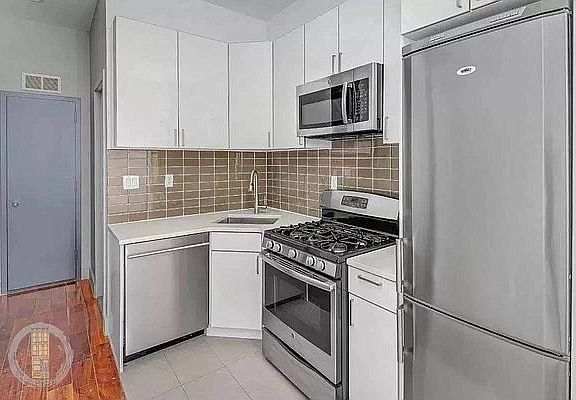 3rd image of 100 Edgecombe Ave #2AA
