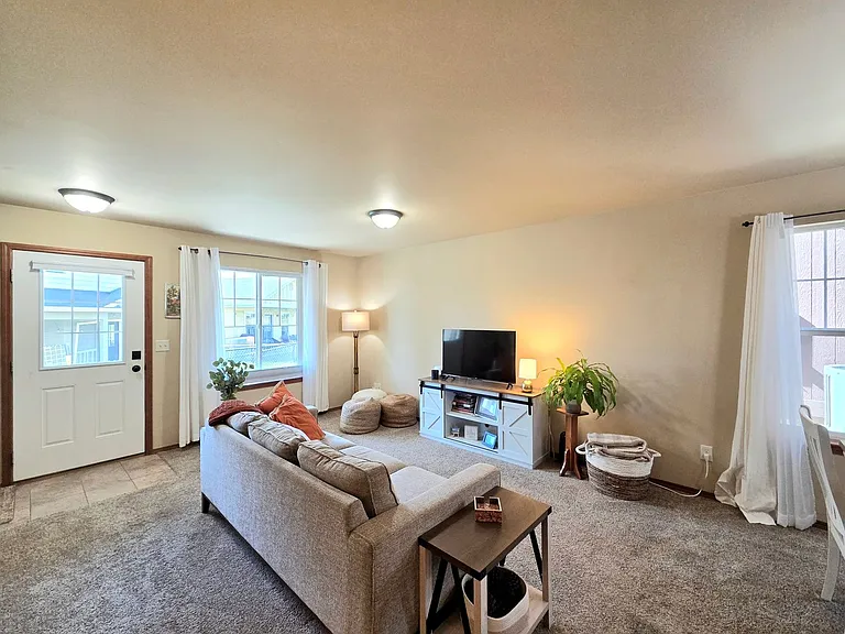 2123 Roper Ln — Photo 13