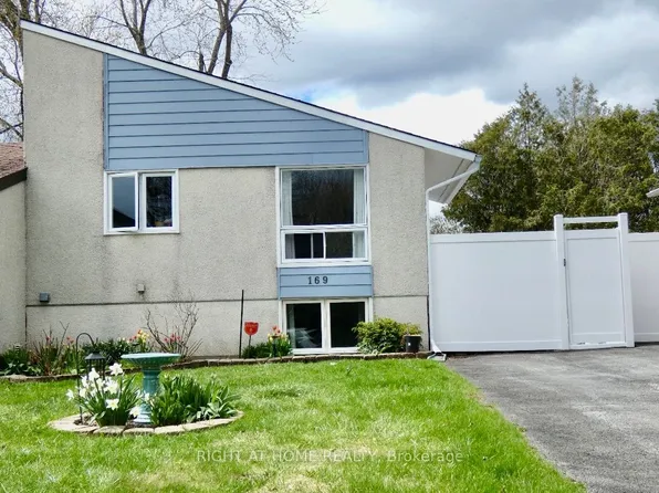 169 Castlefrank Rd, Ottawa, ON K2L 1T3