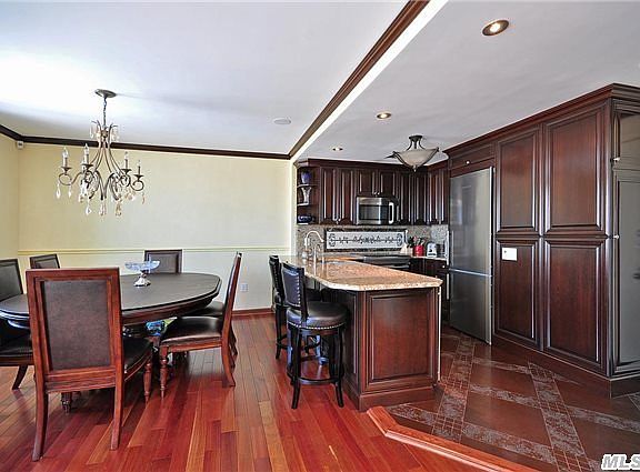 3rd image of 100 W Broadway APT 6CC