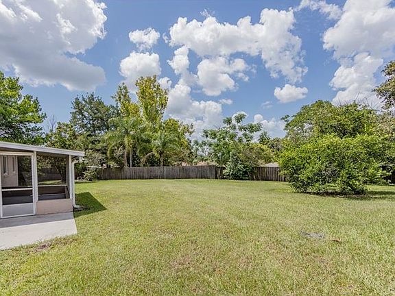 5th image of 8455 Bay Oak Ct
