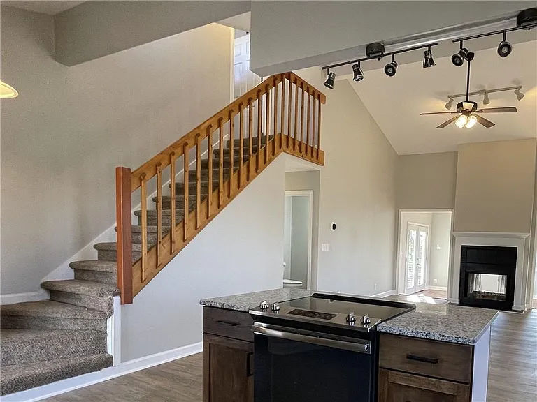 3492 Point View Cir — Photo 53
