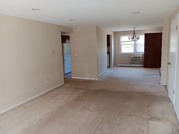 5th image of 6569 N Harlem Ave APT 2W