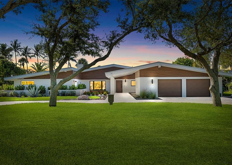 1st image of 515 GREEN DOLPHIN DRIVE S