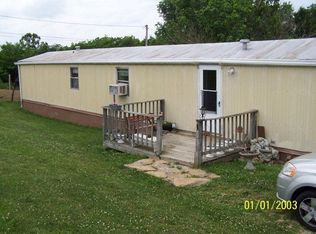 8011 Davenport Ln, Maysville, KY 41056