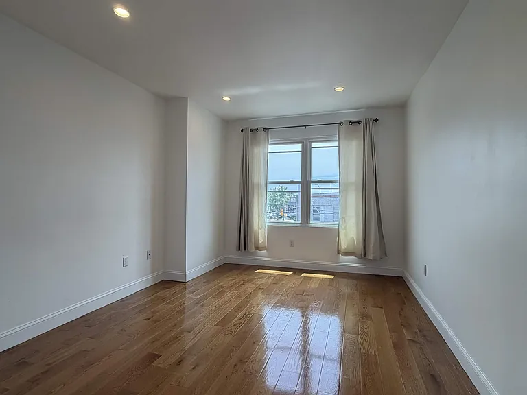 3463 Princeton Ave — Photo 7