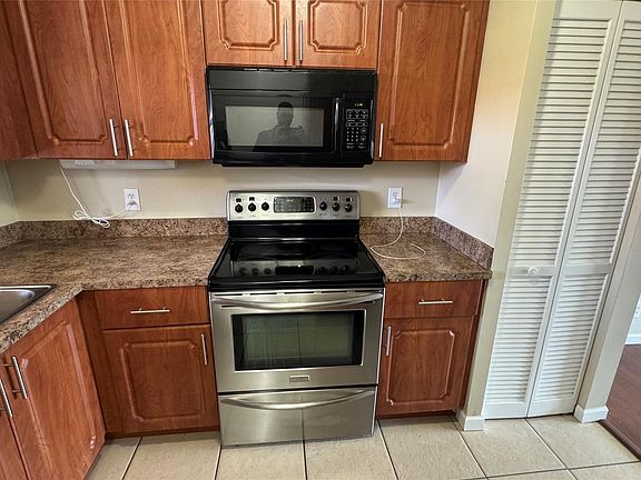 5th image of 11441 NW 39th Court #318