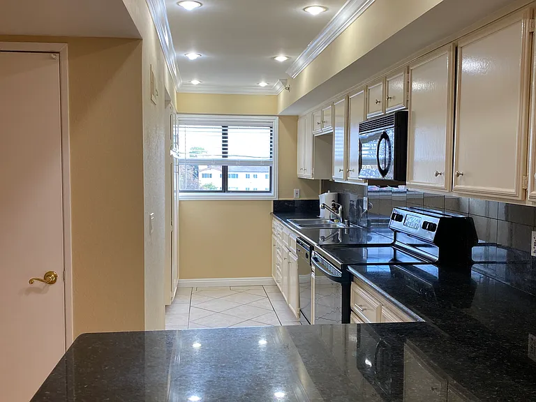 645 Balboa Ave #2C — Photo 5