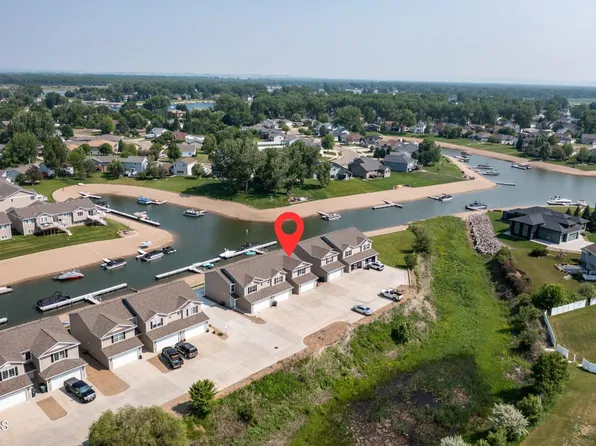 2816 Douglas Pl SE, Mandan, ND 58554