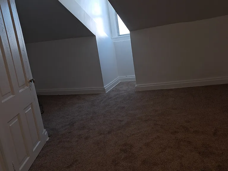Bedroom upstairs, small