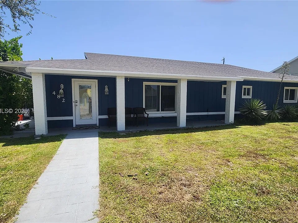 482 NE 8th Ave