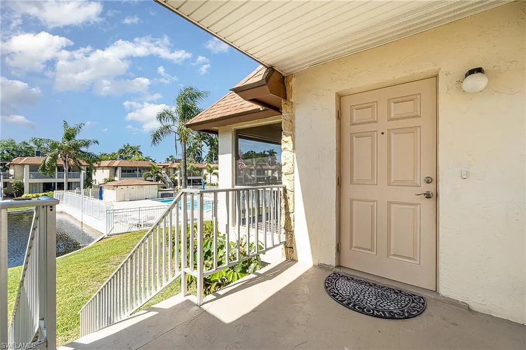 Harbor Lakes Of Naples — Photo 3